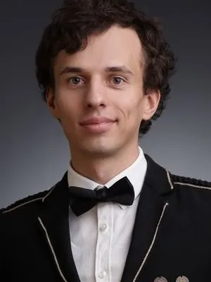Dmitriy Savyanenko