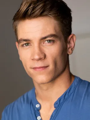 Lucas Adams