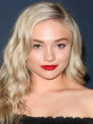 Natalie Alyn Lind