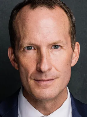 Ian Lyons