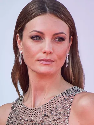 Leila George