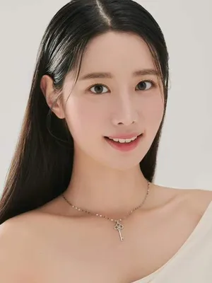 Shin Ji Won