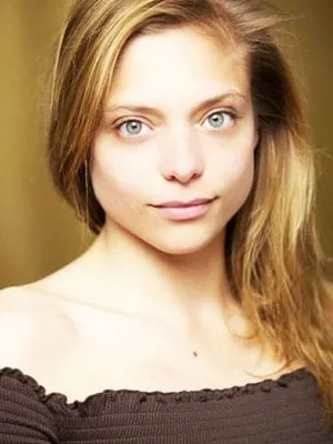 Lizzie Brocheré