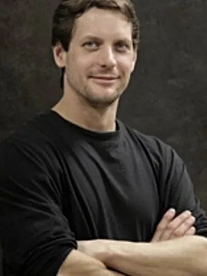 Levente Lezsák