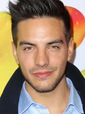 Vadhir Derbez