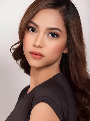 Alona Navarro