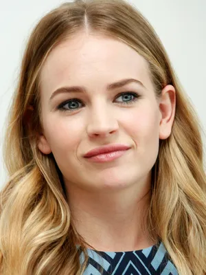 Britt Robertson