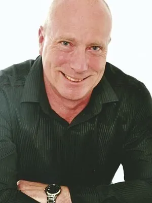 Peter Neaves