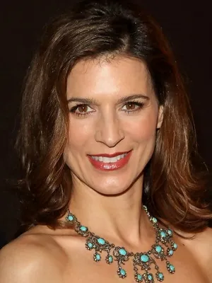 Perrey Reeves
