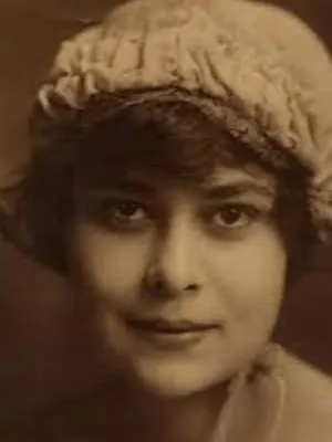 Lillian Culver