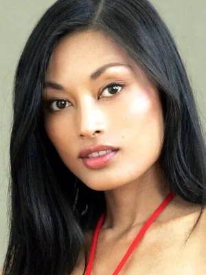 Kira Clavell