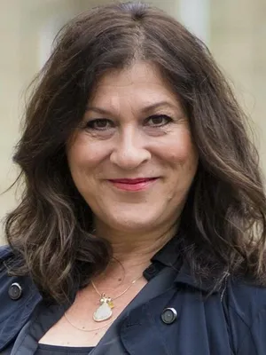 Eva Mattes