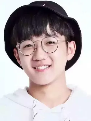 Zhong Yi Xuan