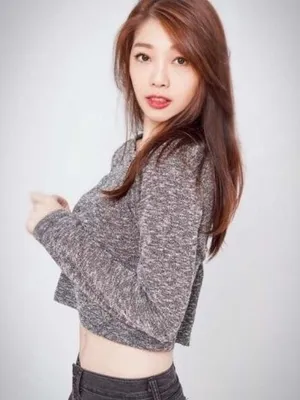 Han Yaxi