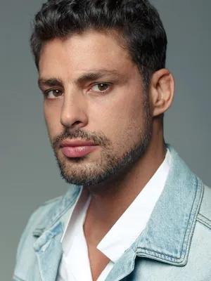 Cauã Reymond