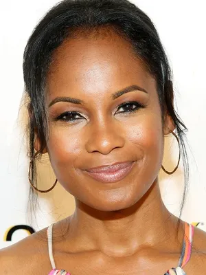 Robinne Lee