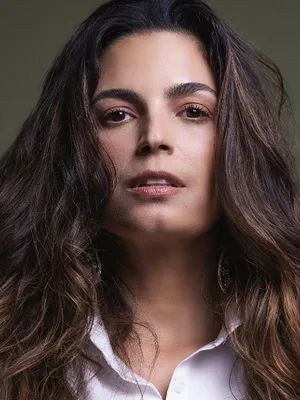 Emanuelle Araújo