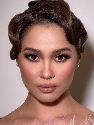Emma Maembong