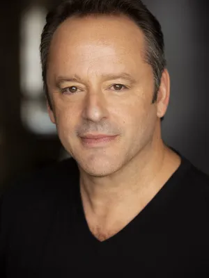 Gil Bellows