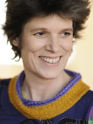 Laura Benson