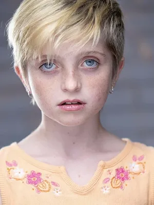 Farrah Mackenzie
