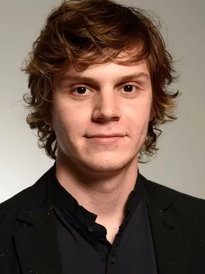 Evan Peters