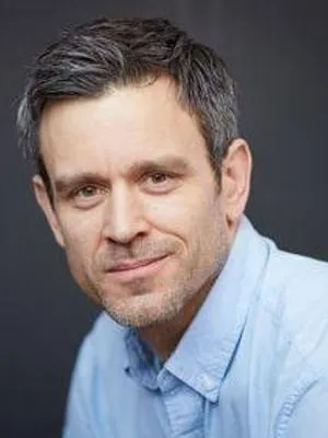 Simon MacLean