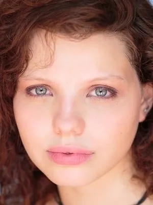 Chloë Levine