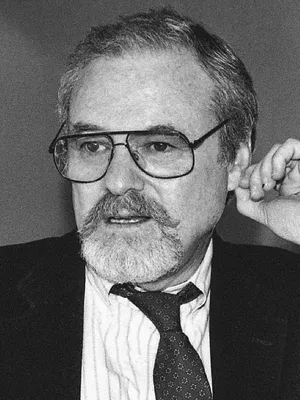 Alan J. Pakula