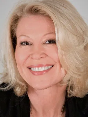 Leslie Easterbrook