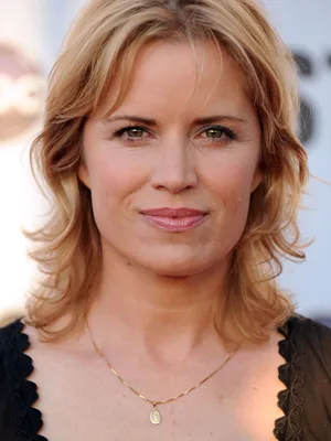 Kim Dickens