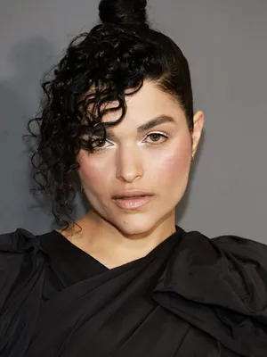 Eve Harlow
