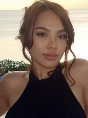 Mia Cruz