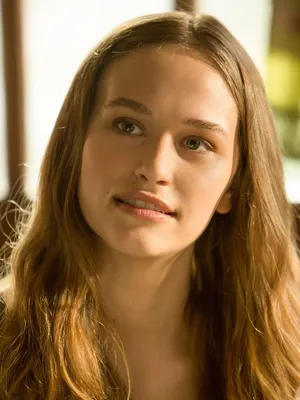 Zoe Graham