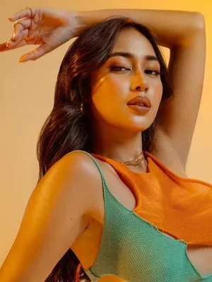 Elle Villanueva