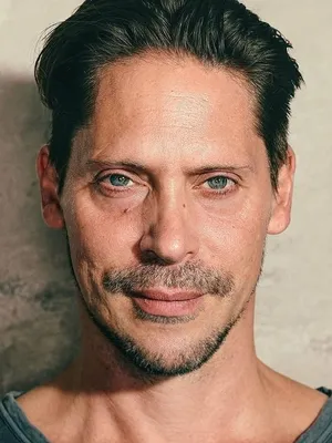 Neil Newbon
