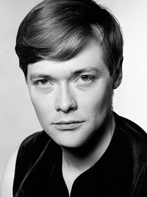 Simon Ward