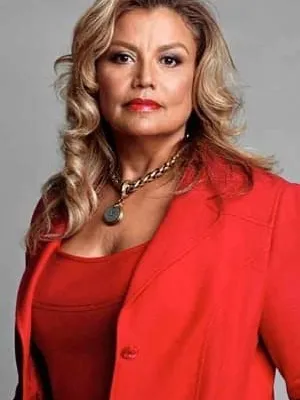 Suzanne de Passe