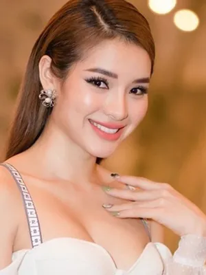 Phương Trinh Jolie