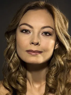 Özge Özder