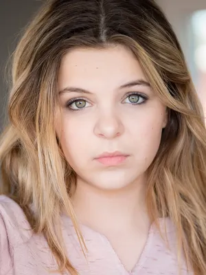 Samara Lee