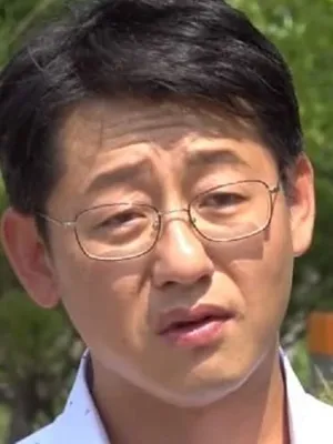 Yoon Taek-seung