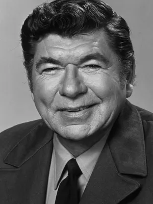 Claude Akins
