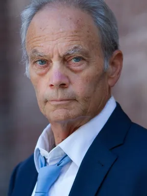 Nic D'Avirro
