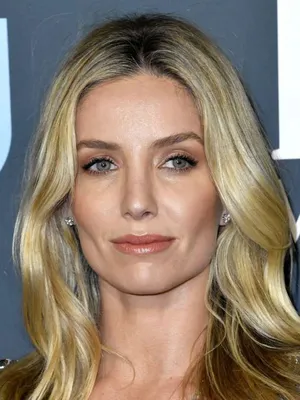 Annabelle Wallis