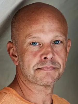 Fredrik Hallgren