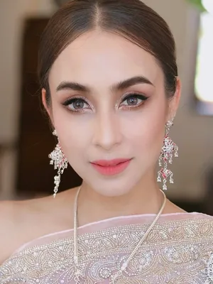 Katreeya English