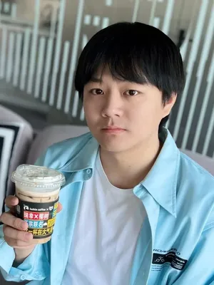 Liangwei Hu