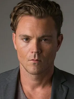 Clayne Crawford