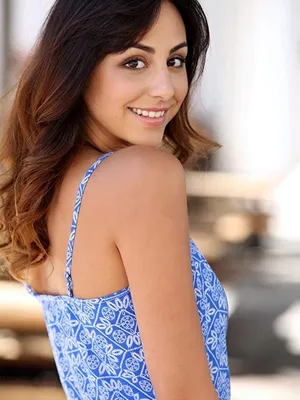 Rafaella Biscayn-Debest